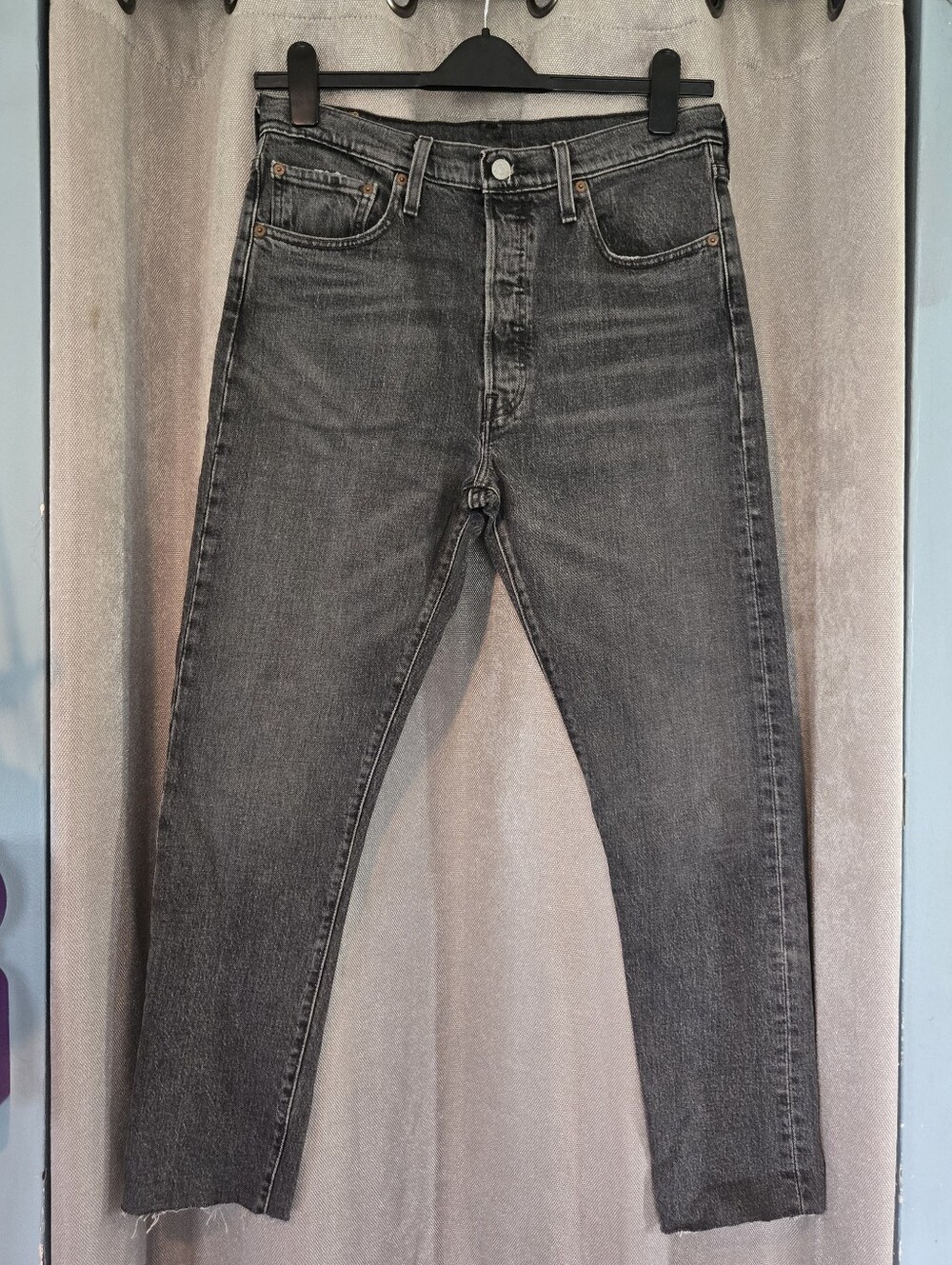 ⭐️Levi's Slim Straight Gray Washed Jeans⭐️